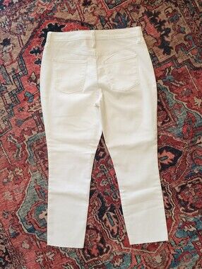 Universal Thread Women’s White Slim Jeans NWOT 10